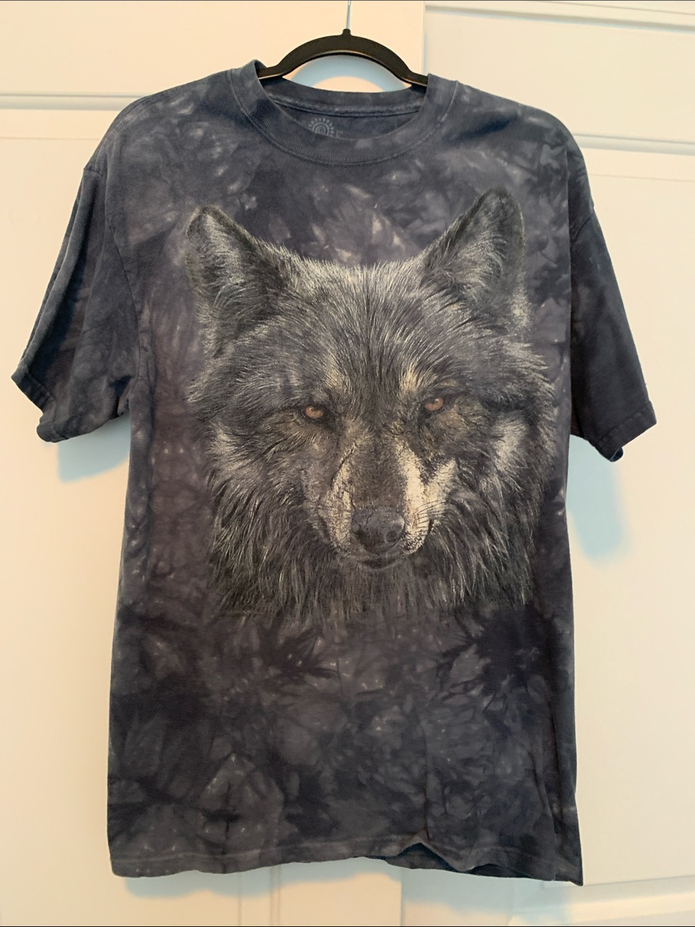The Mountain Men's Black & Gray Wolf wGraphic Tee